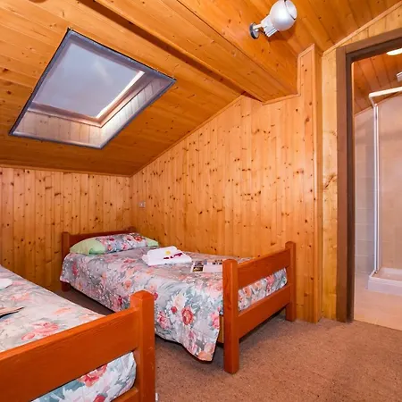 Sleeps 7 * سالا كوماسينا