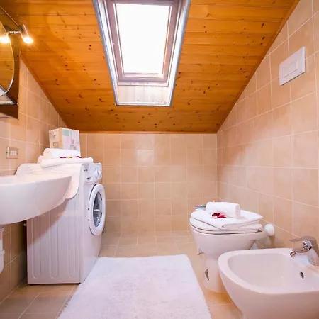 بيت للعطل Sleeps 7 *