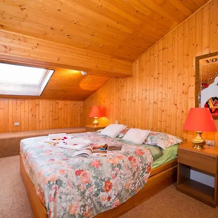Сasa de vacaciones Sleeps 7 *